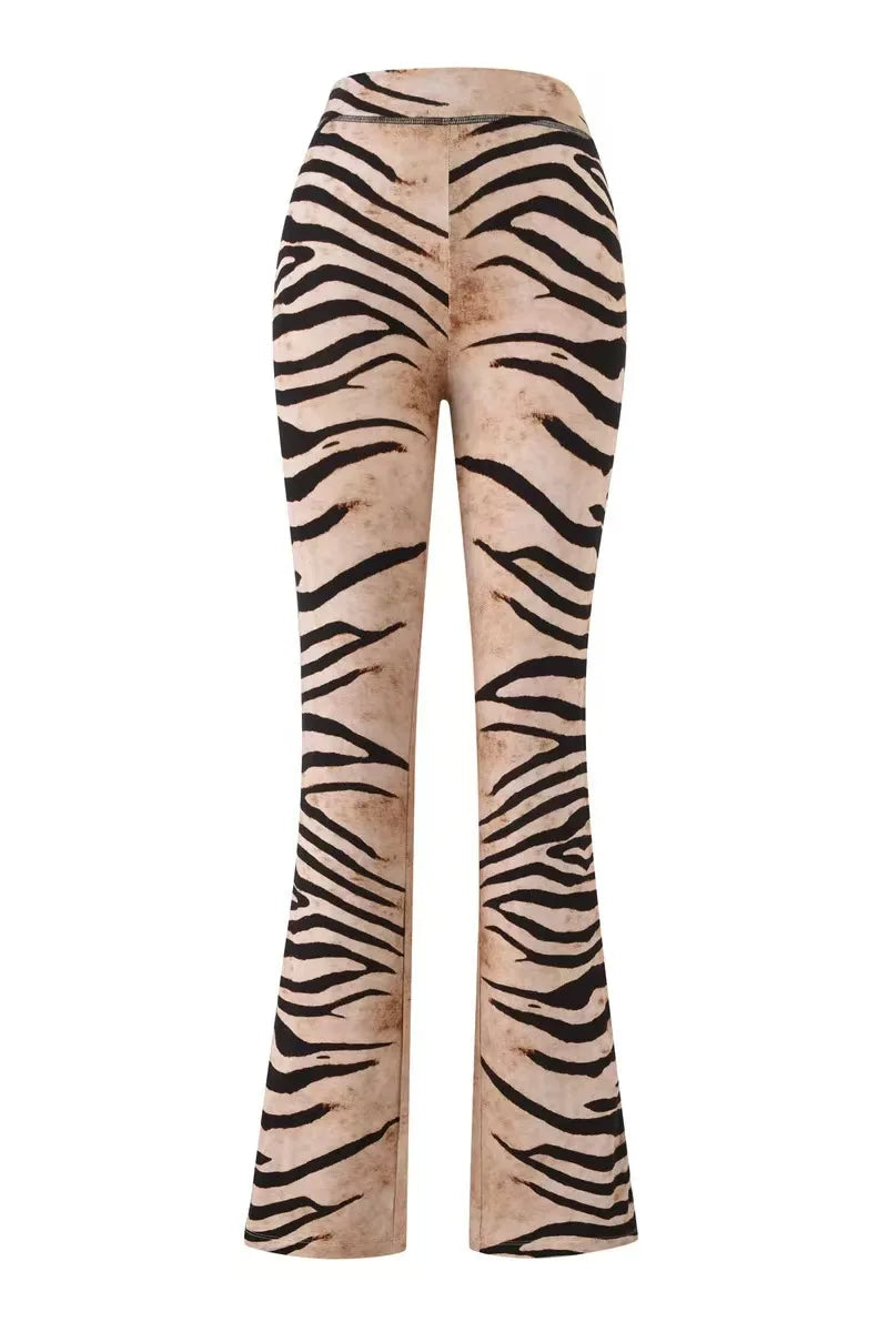 Ropa casual de mujer: tops, pantalones y shorts en varios diseños