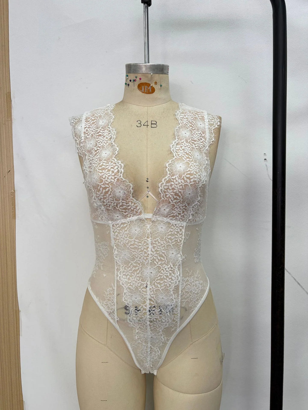 Body de Mujer con Encaje y Escote en V, Sin Mangas