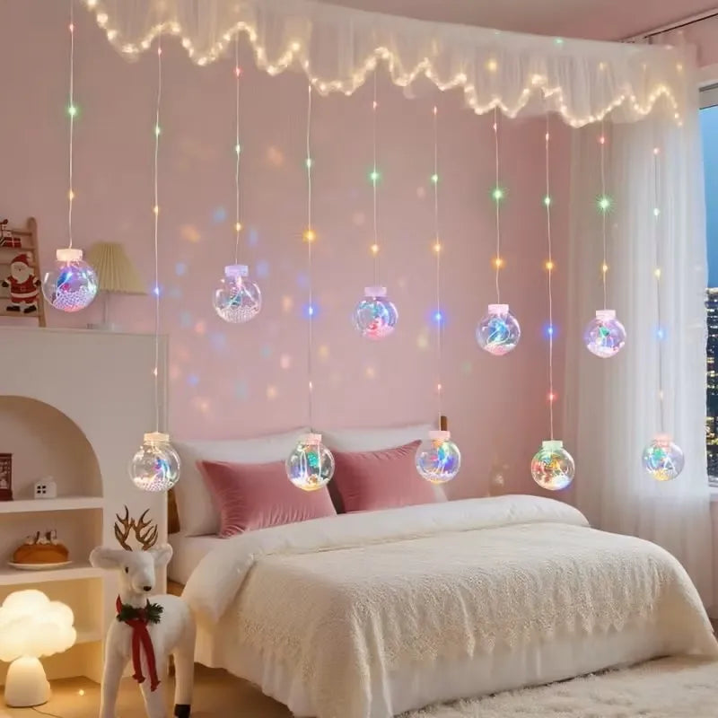 Cortina LED Navideña USB – Patrones Santa, Muñeco de Nieve y Árbol, 8 Modos, 100 LEDs