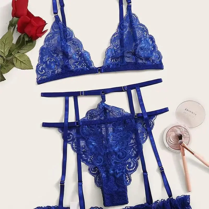 Conjunto de lencería con encaje y ligueros