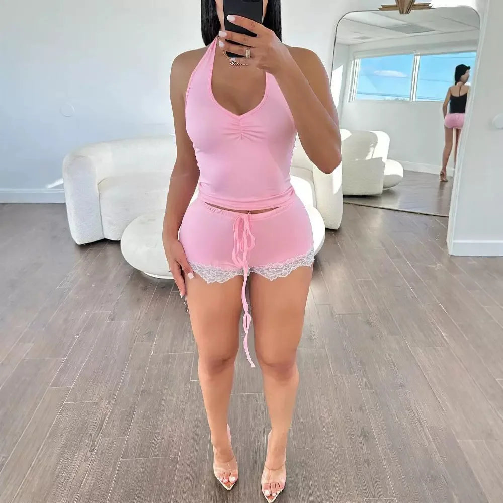 Pijama rosa de dos piezas para mujer con encaje y shorts
