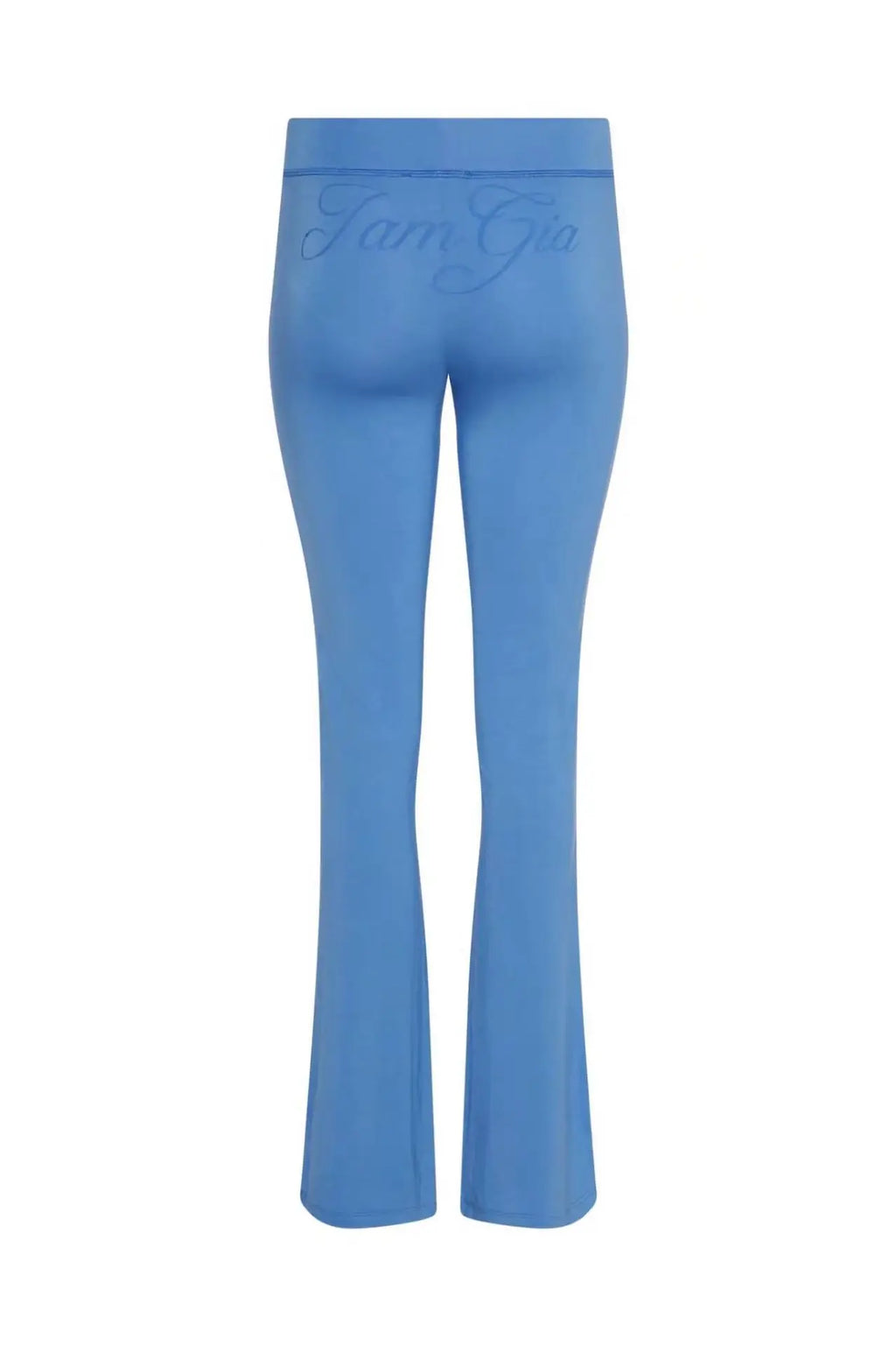 Ropa casual de mujer: tops, pantalones y shorts en varios diseños