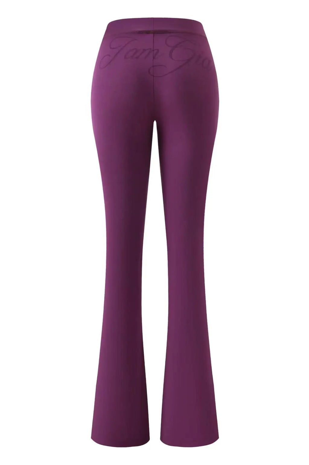 Ropa casual de mujer: tops, pantalones y shorts en varios diseños