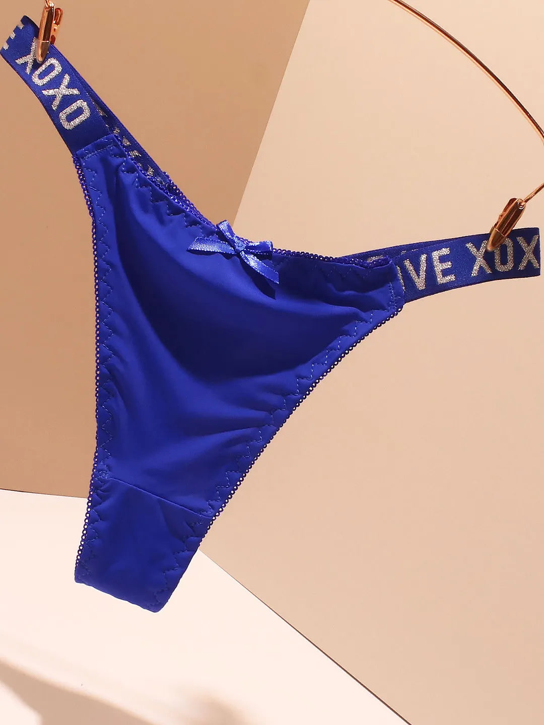 Panty Tipo Tanga de Seda Helada Sin Costuras, Tiro Bajo