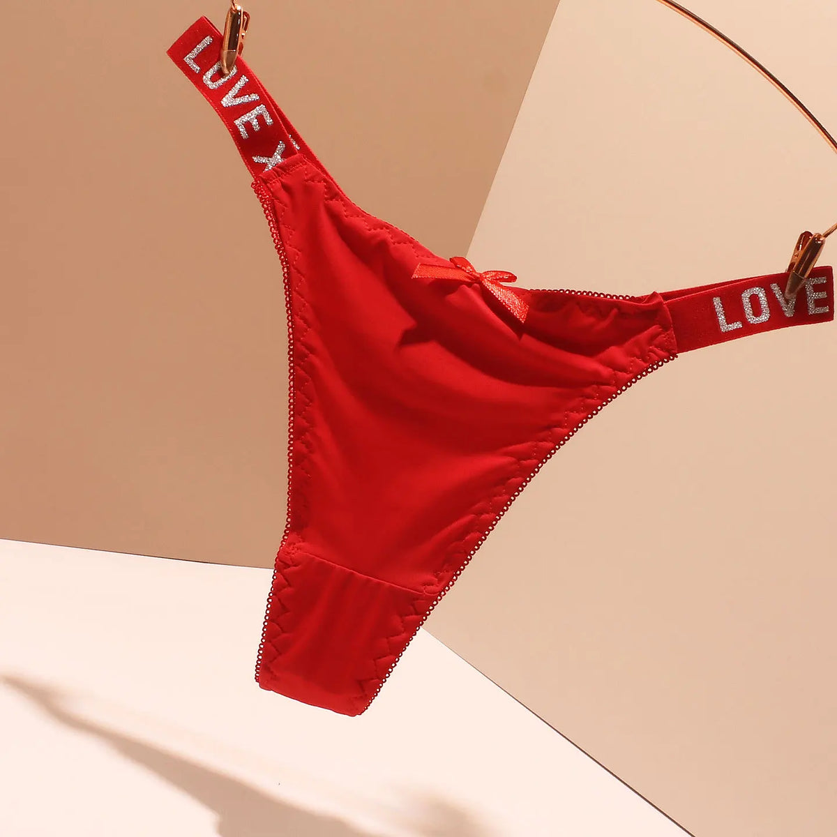 Panty Tipo Tanga de Seda Helada Sin Costuras, Tiro Bajo
