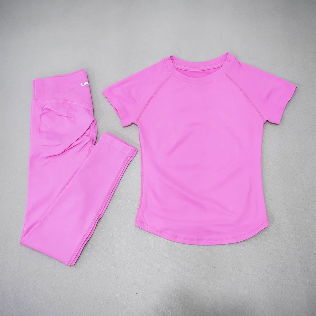 Conjunto deportivo de mujer sin costuras con top de manga corta y leggings