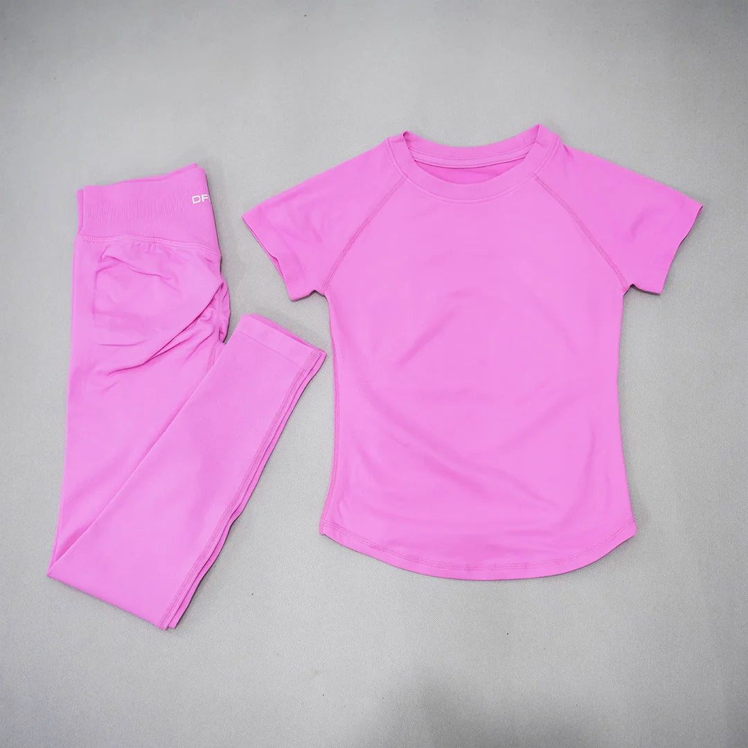 Conjunto deportivo de mujer sin costuras con top de manga corta y leggings