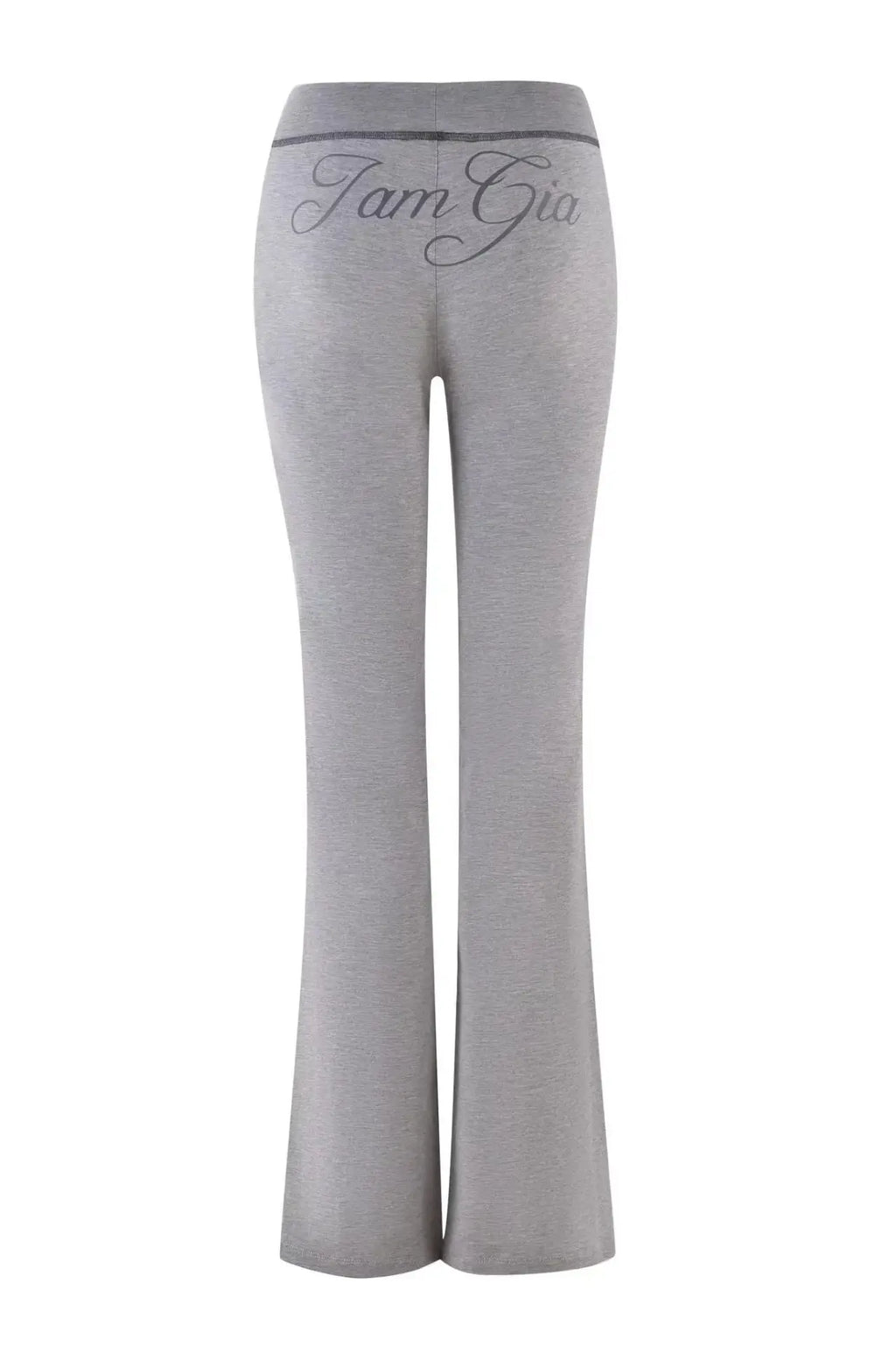 Ropa casual de mujer: tops, pantalones y shorts en varios diseños