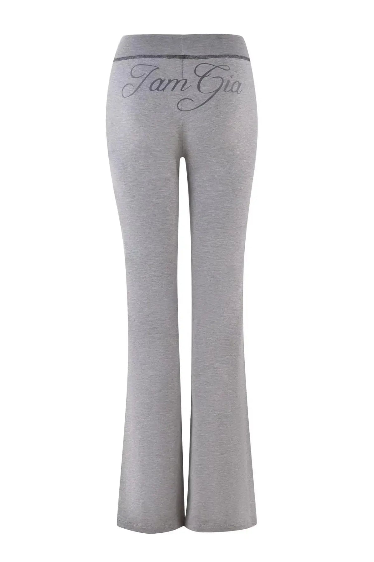 Ropa casual de mujer: tops, pantalones y shorts en varios diseños
