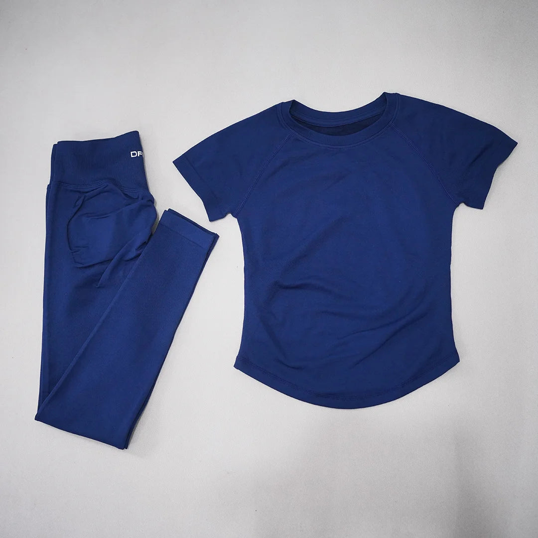 Conjunto deportivo de mujer sin costuras con top de manga corta y leggings