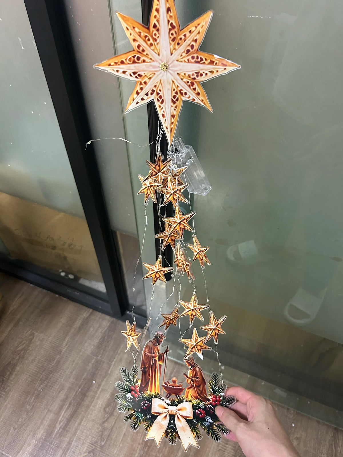 Decoración navideña de pared con nacimiento iluminado LED
