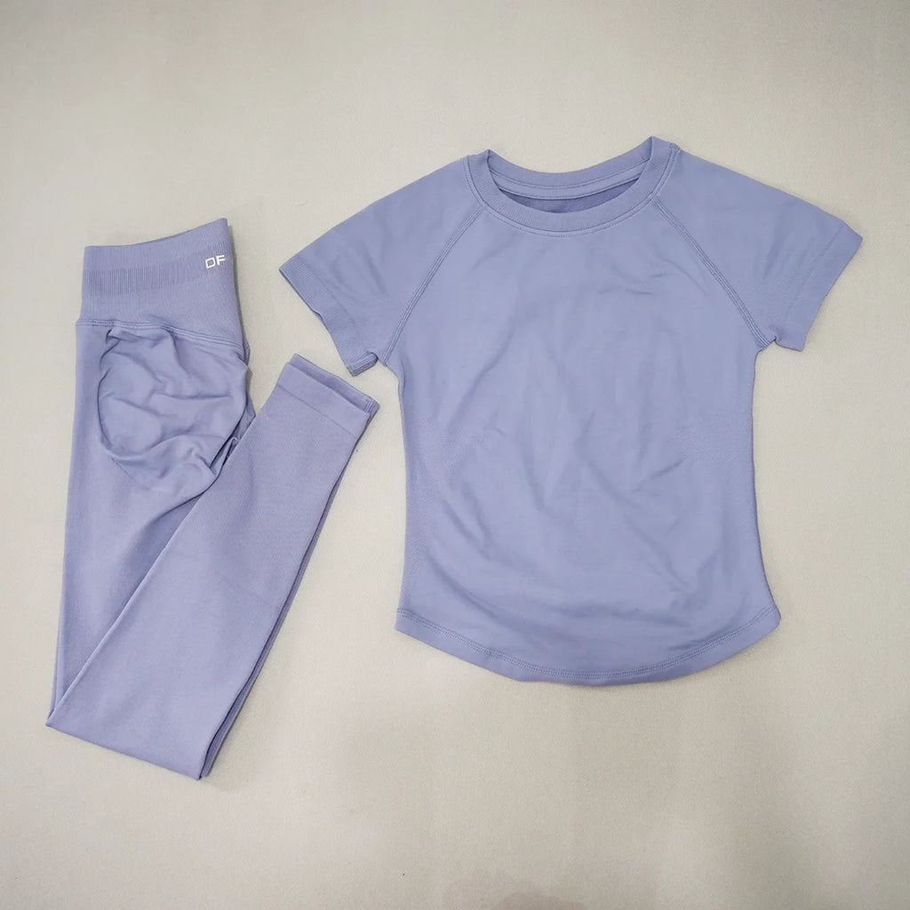 Conjunto deportivo de mujer sin costuras con top de manga corta y leggings