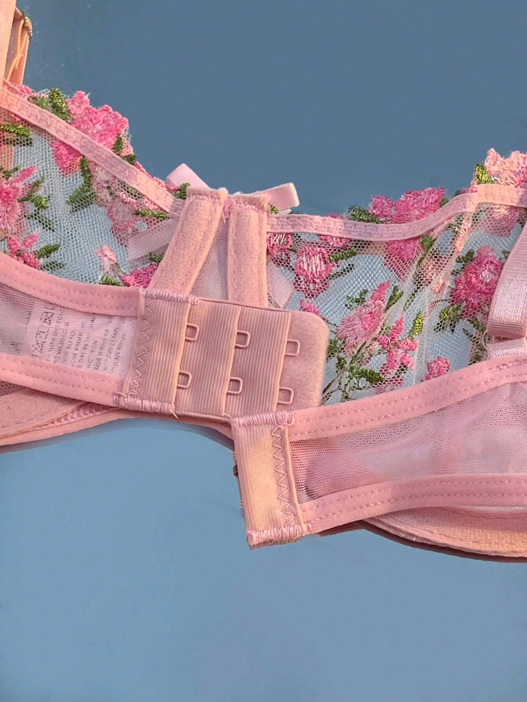 Conjunto de Sujetador y Panty de Encaje Transparente con Bordado Floral