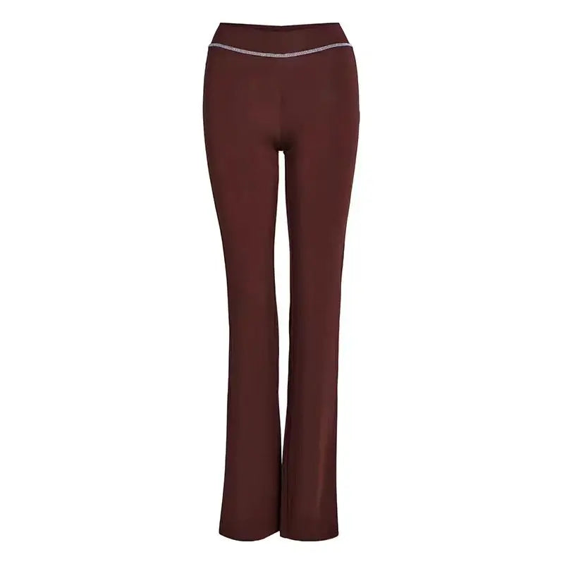 Ropa casual de mujer: tops, pantalones y shorts en varios diseños
