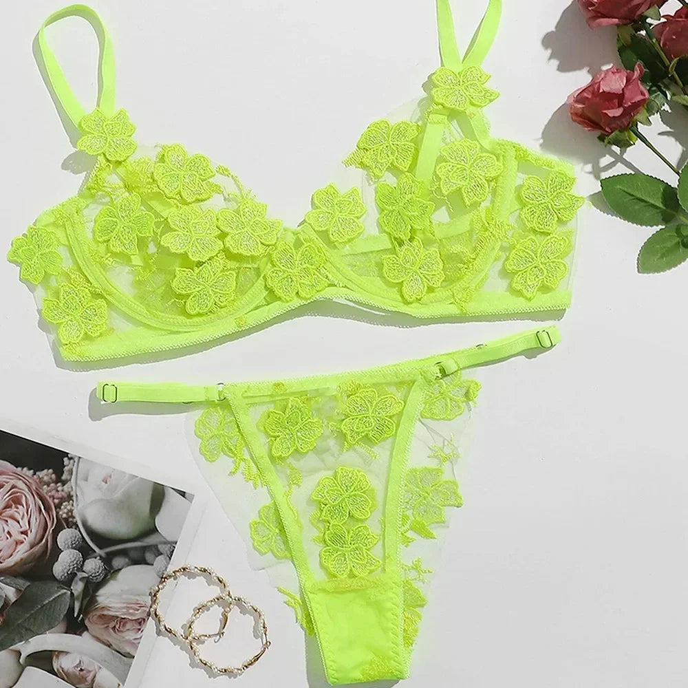 Conjunto de Lencería Floral con Encaje Bordado