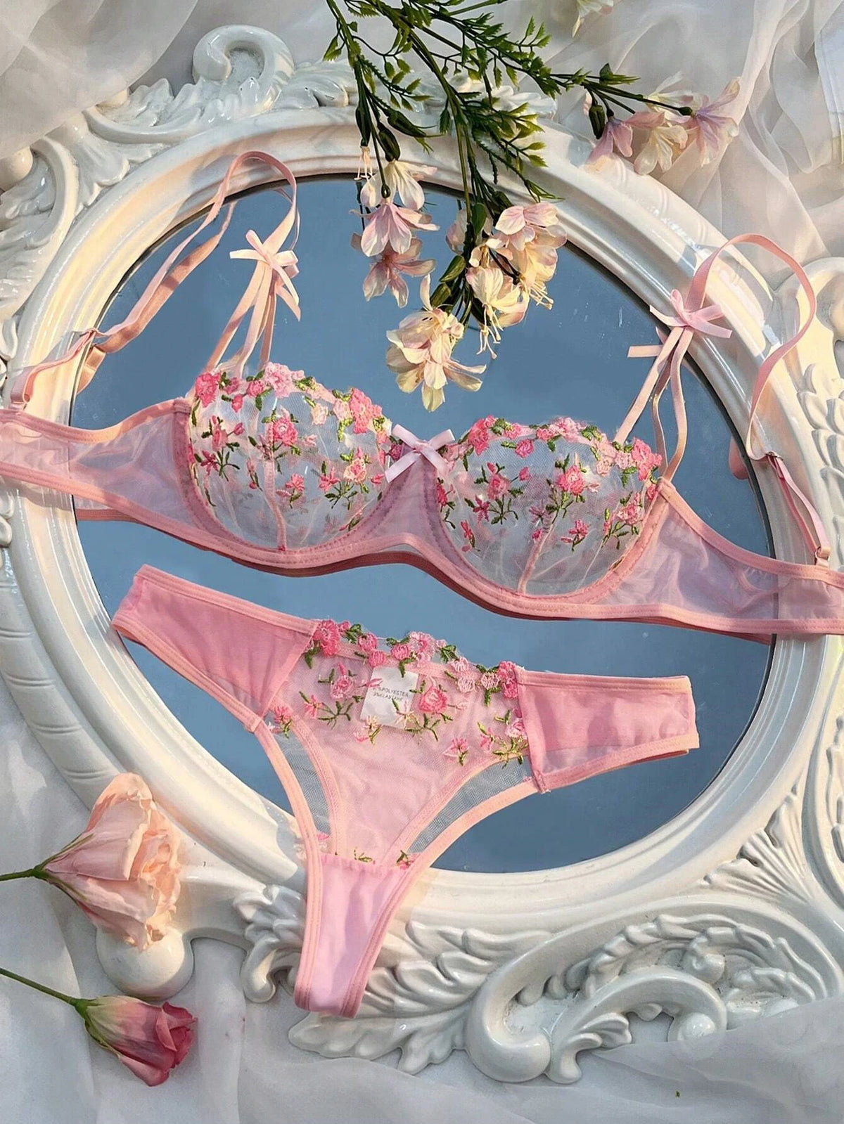 Conjunto de Sujetador y Panty de Encaje Transparente con Bordado Floral