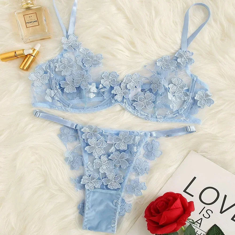 Conjunto de Lencería Floral con Encaje Bordado