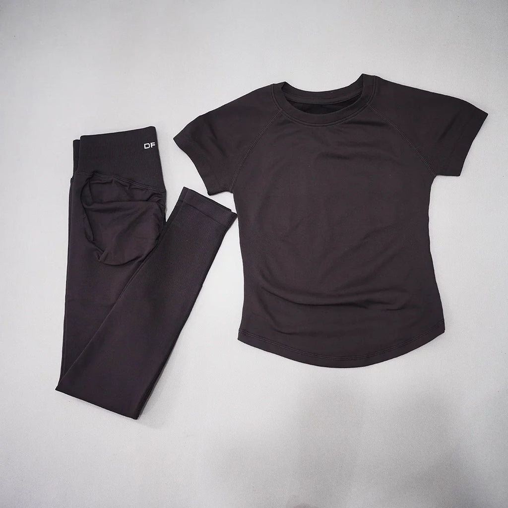 Conjunto deportivo de mujer sin costuras con top de manga corta y leggings