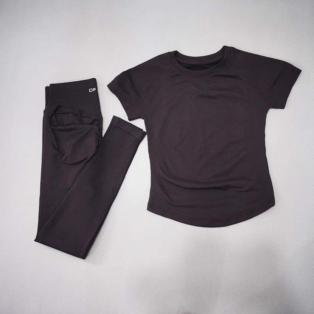 Conjunto deportivo de mujer sin costuras con top de manga corta y leggings