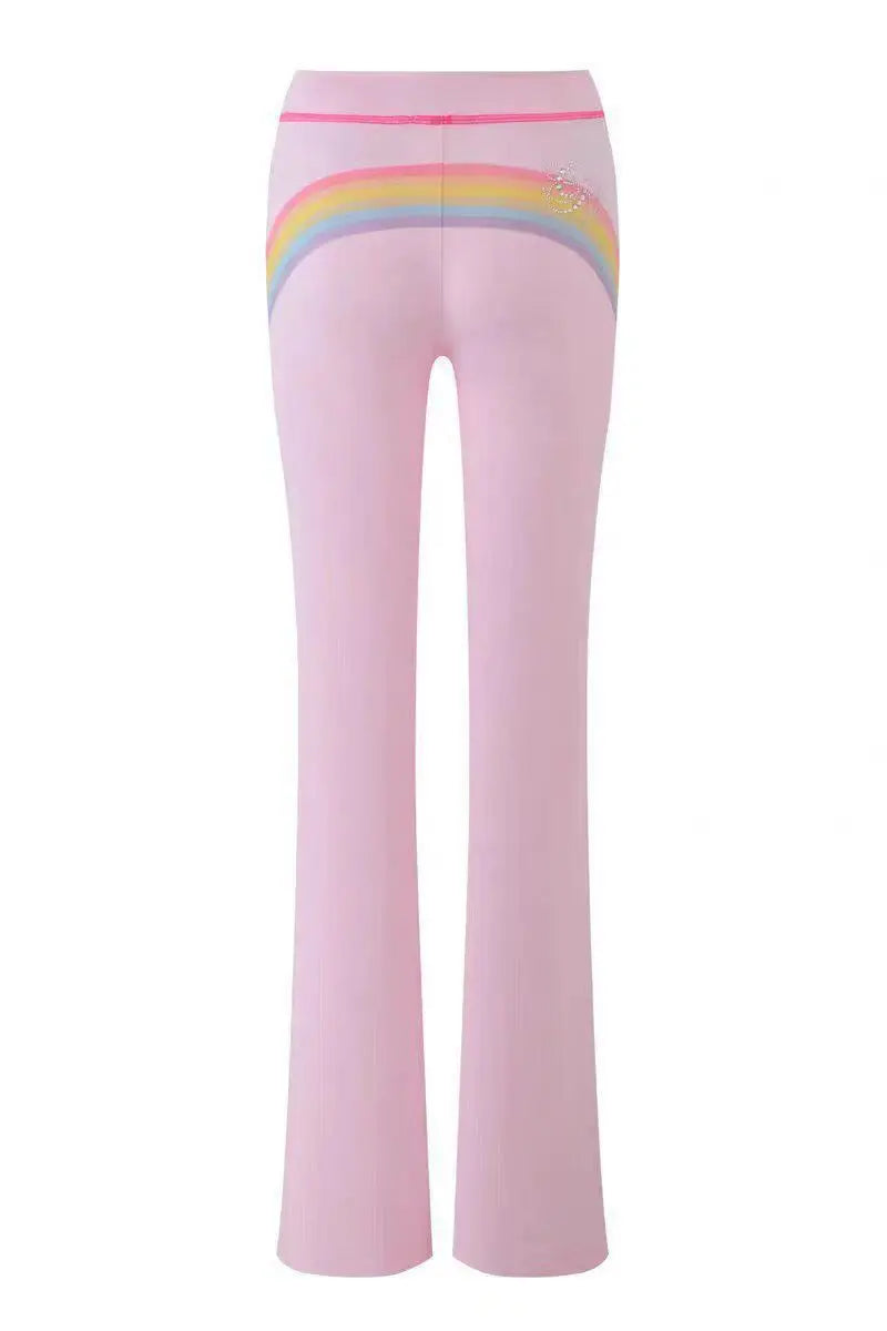Ropa casual de mujer: tops, pantalones y shorts en varios diseños