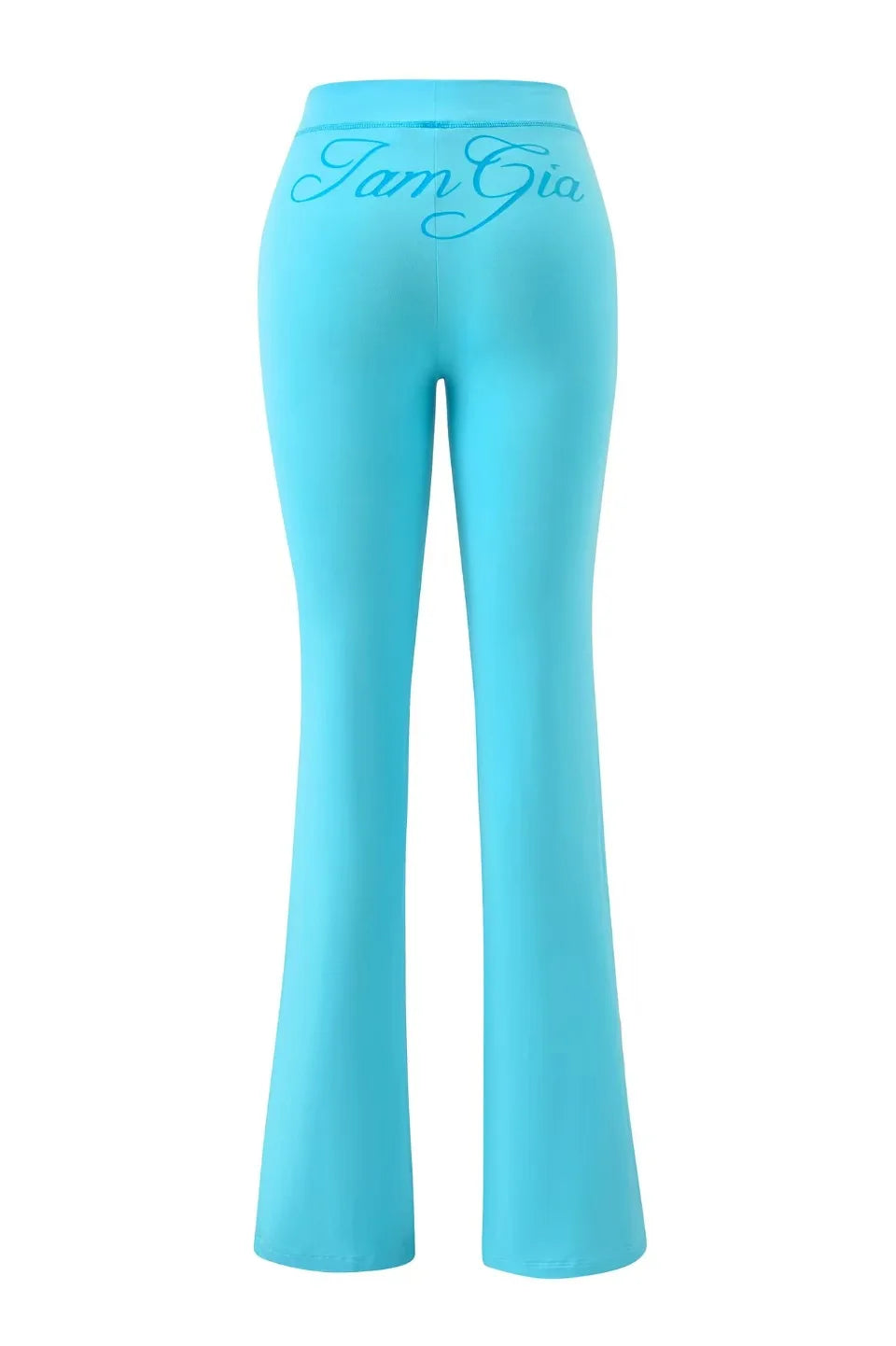 Ropa casual de mujer: tops, pantalones y shorts en varios diseños
